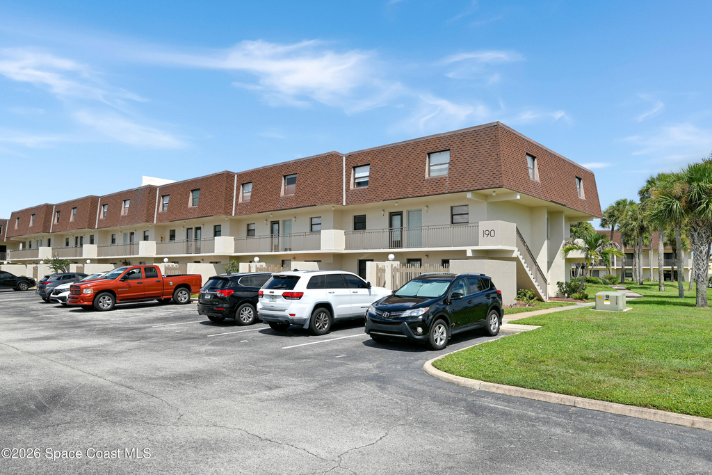 190 Paradise Boulevard - Photo 0