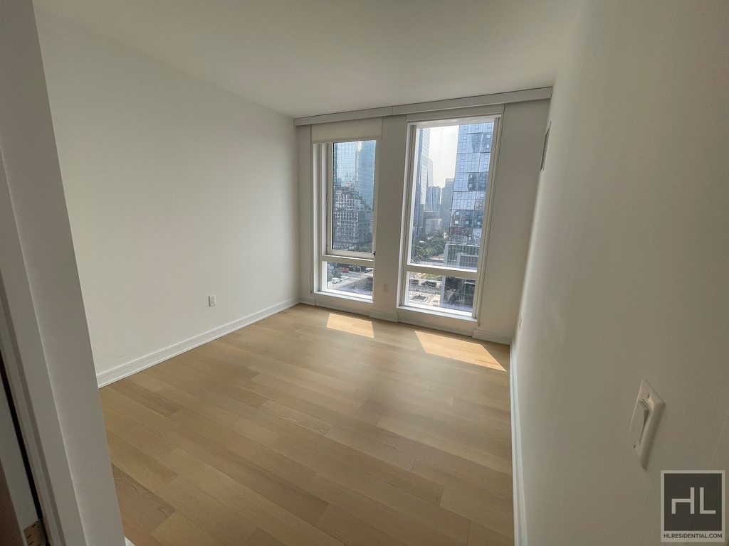West 38th Street - Photo 0