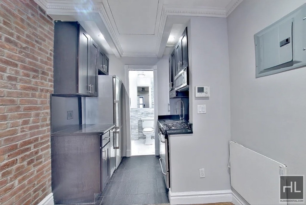 West 53 Street - Photo 3