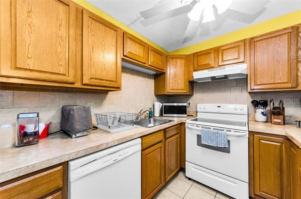 2575 Pine Ridge Way S - Photo 4