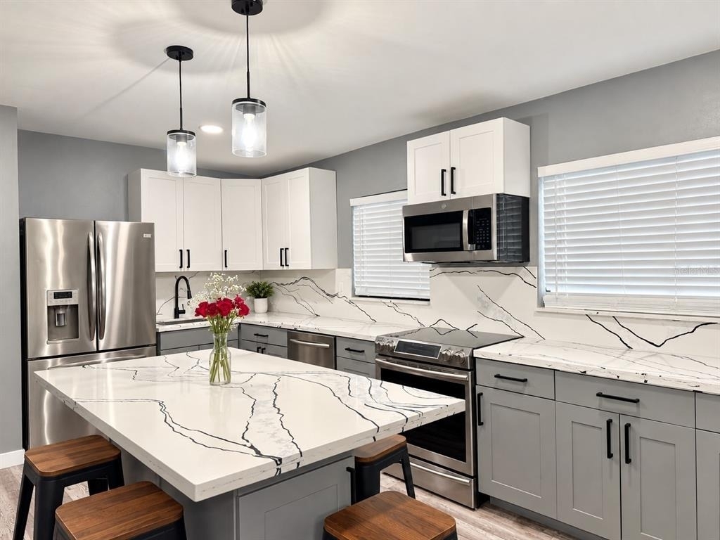 11723 Raintree Village Boulevard - Photo 3