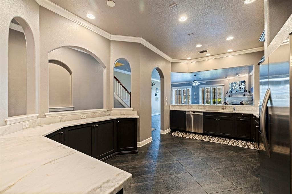 618 Saxony Boulevard - Photo 9
