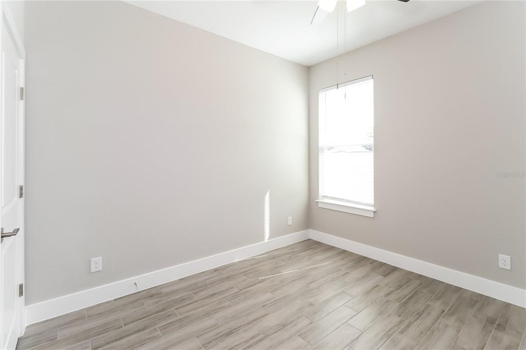 137 Zinnia Lane W - Photo 9