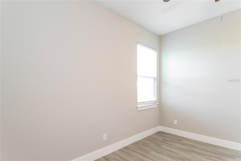 137 Zinnia Lane W - Photo 10