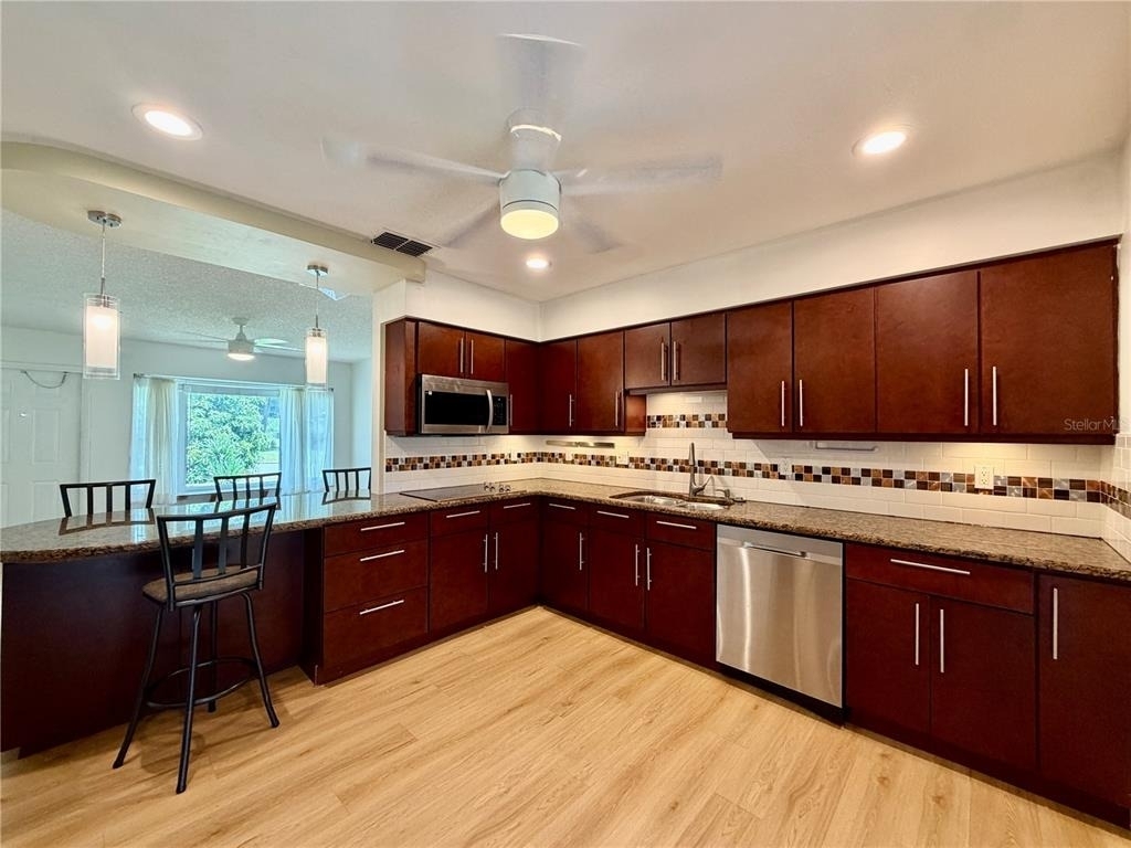4100 45th Avenue N - Photo 7