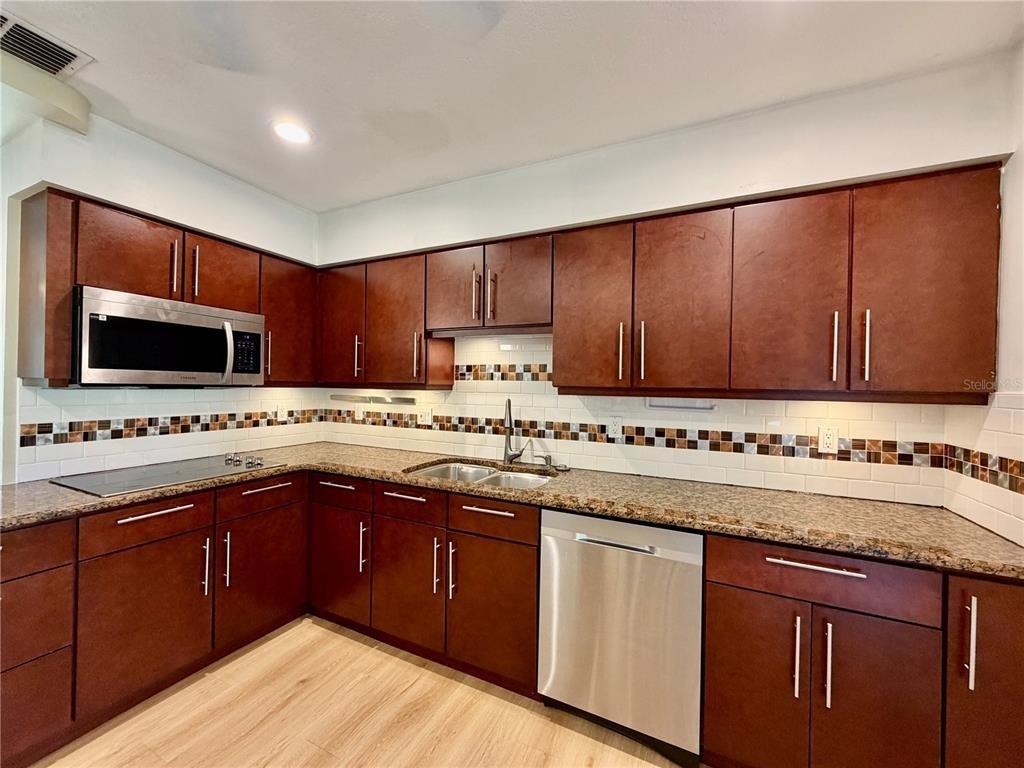 4100 45th Avenue N - Photo 6