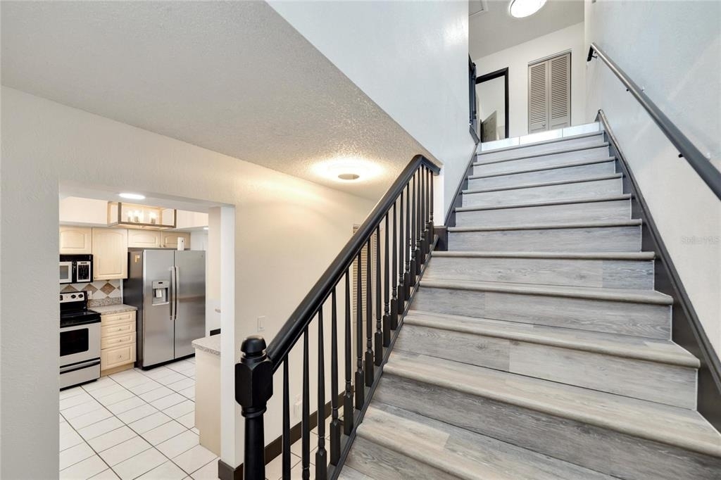 6301 Newtown Circle - Photo 4