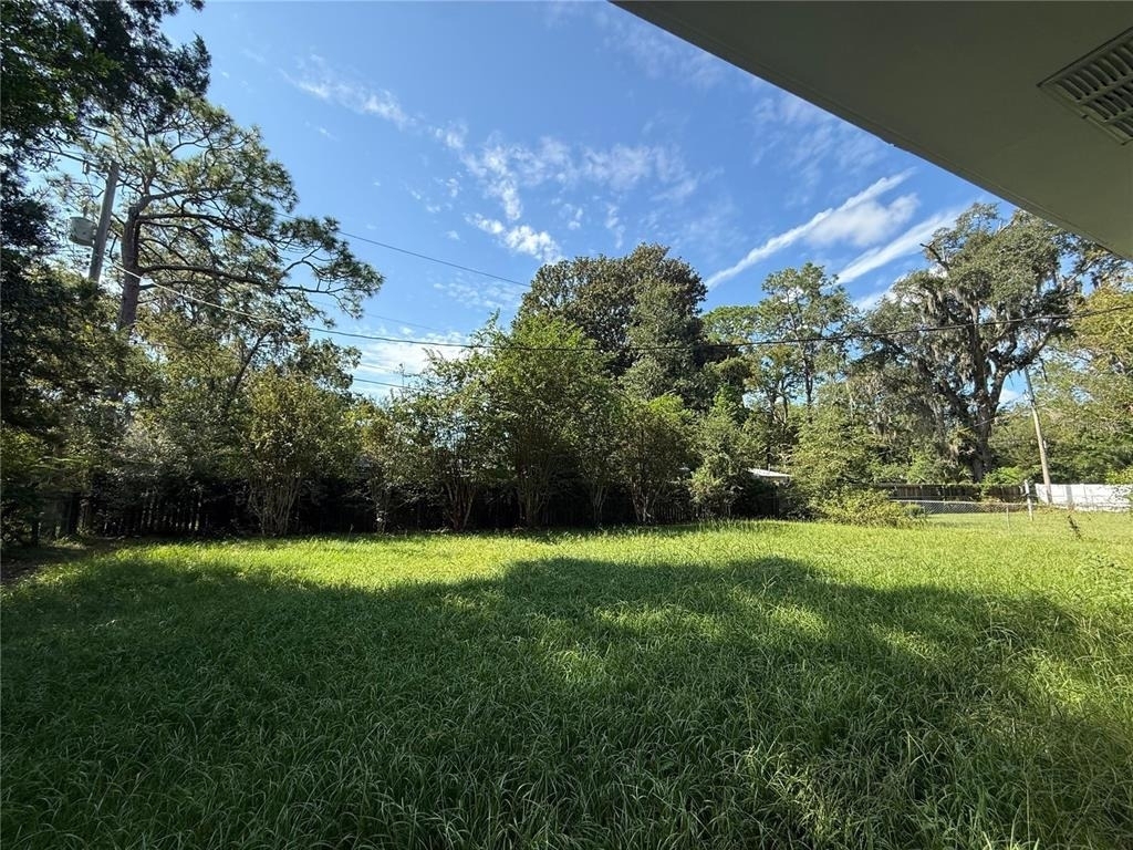 1435 Ne 22nd Avenue - Photo 4