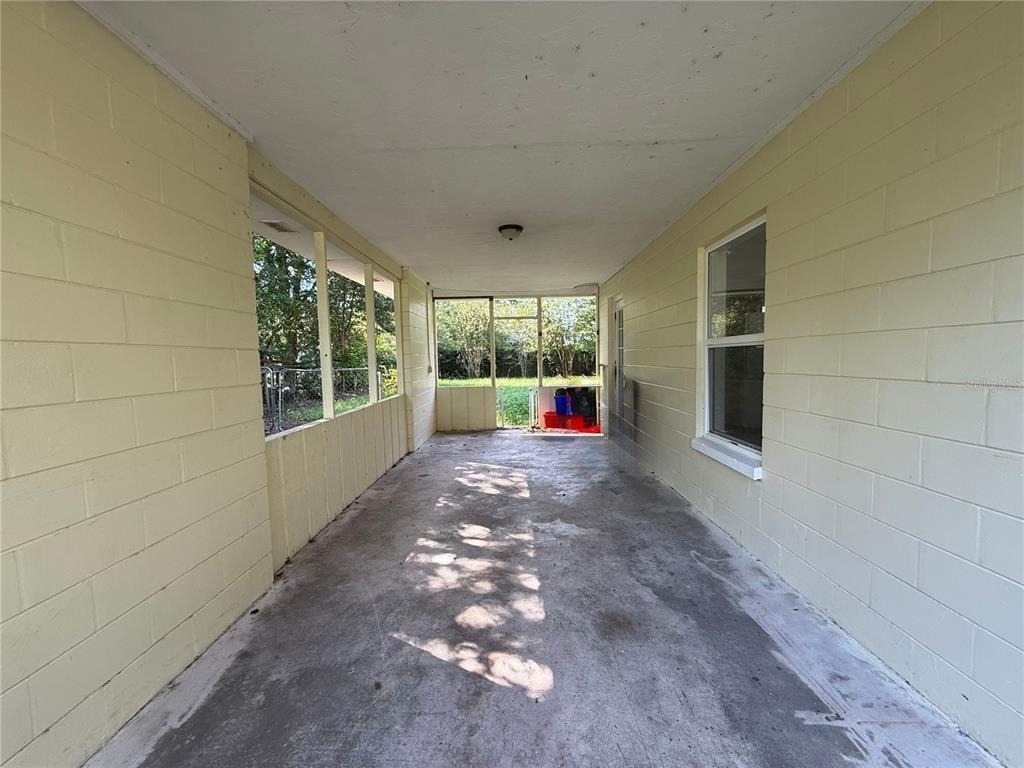 1435 Ne 22nd Avenue - Photo 3