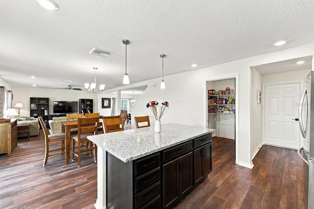 455 Overpool Avenue - Photo 8