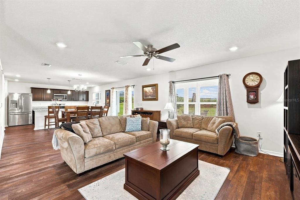 455 Overpool Avenue - Photo 4