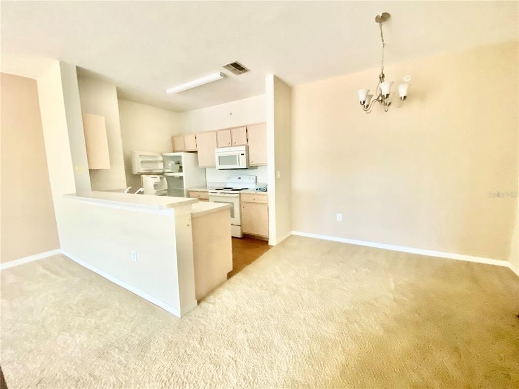 5479 Vineland Road - Photo 7