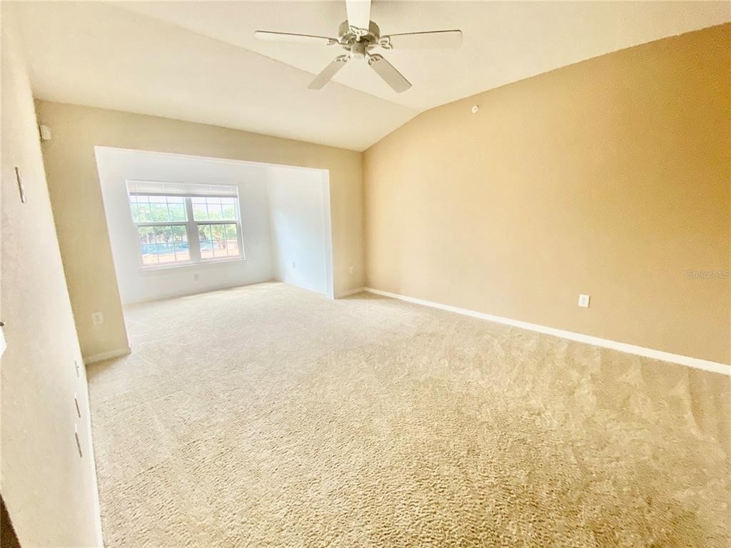 5479 Vineland Road - Photo 3