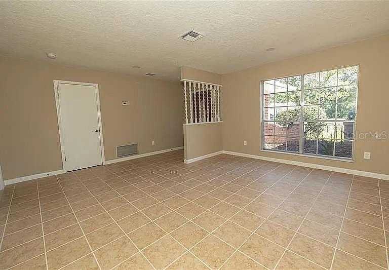 1200 Lawrence Avenue - Photo 5