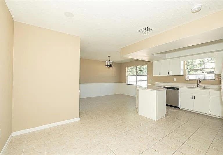 1200 Lawrence Avenue - Photo 4