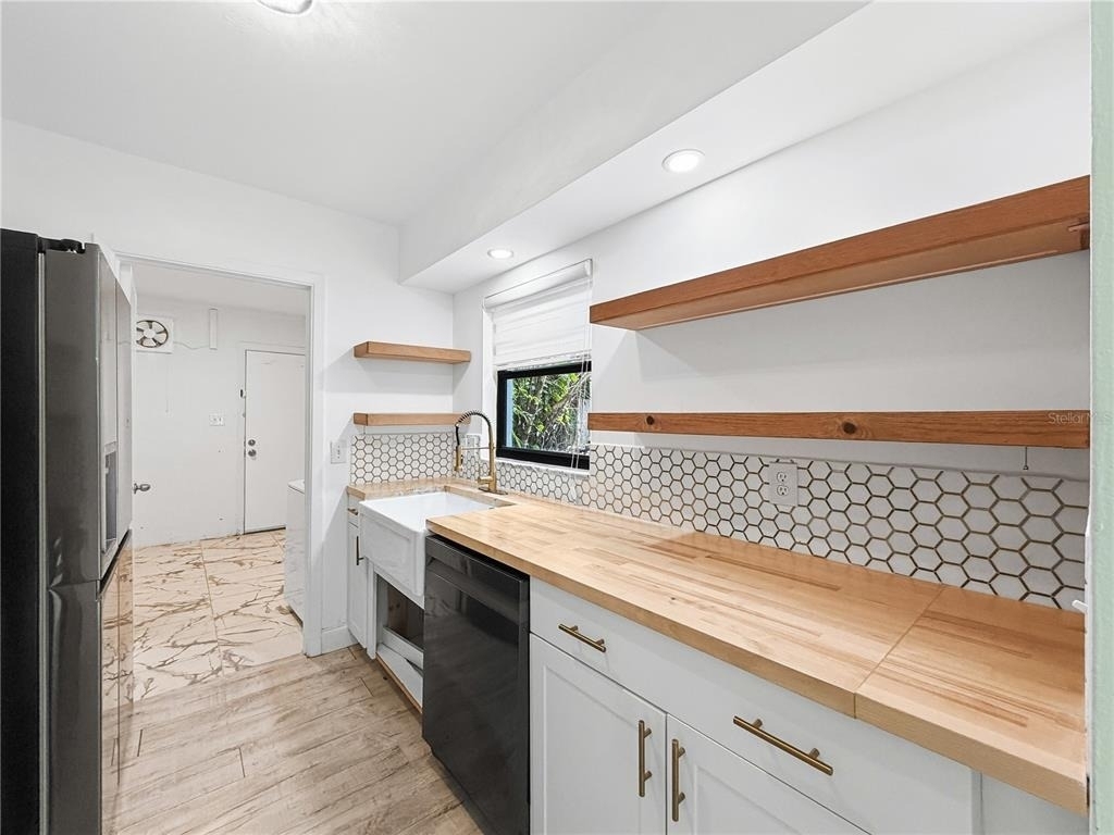 3205 Joyann Street - Photo 6