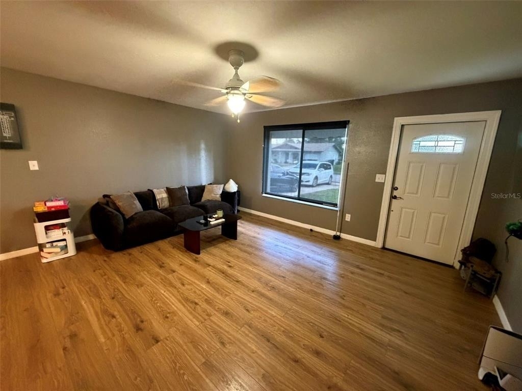 8620 Alam Avenue - Photo 3
