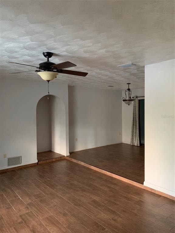 2211 Hardey Street - Photo 2