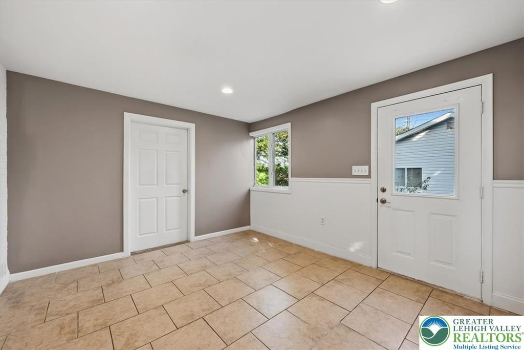 1219 E Highland Street - Photo 9