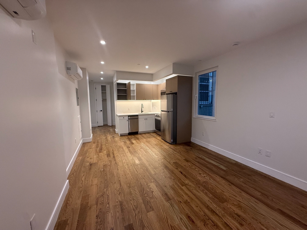 997 Rogers Avenue - Photo 1