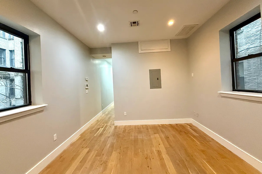 1020 Park Place - Photo 3