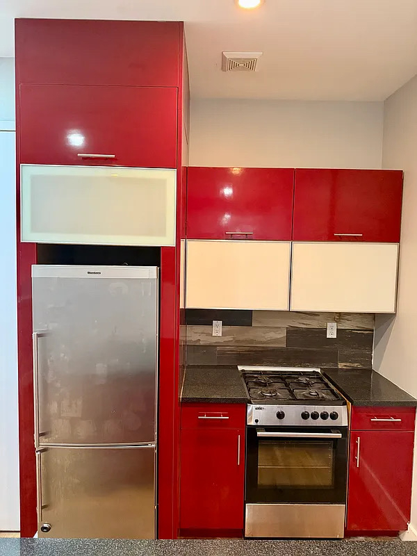 1020 Park Place - Photo 2
