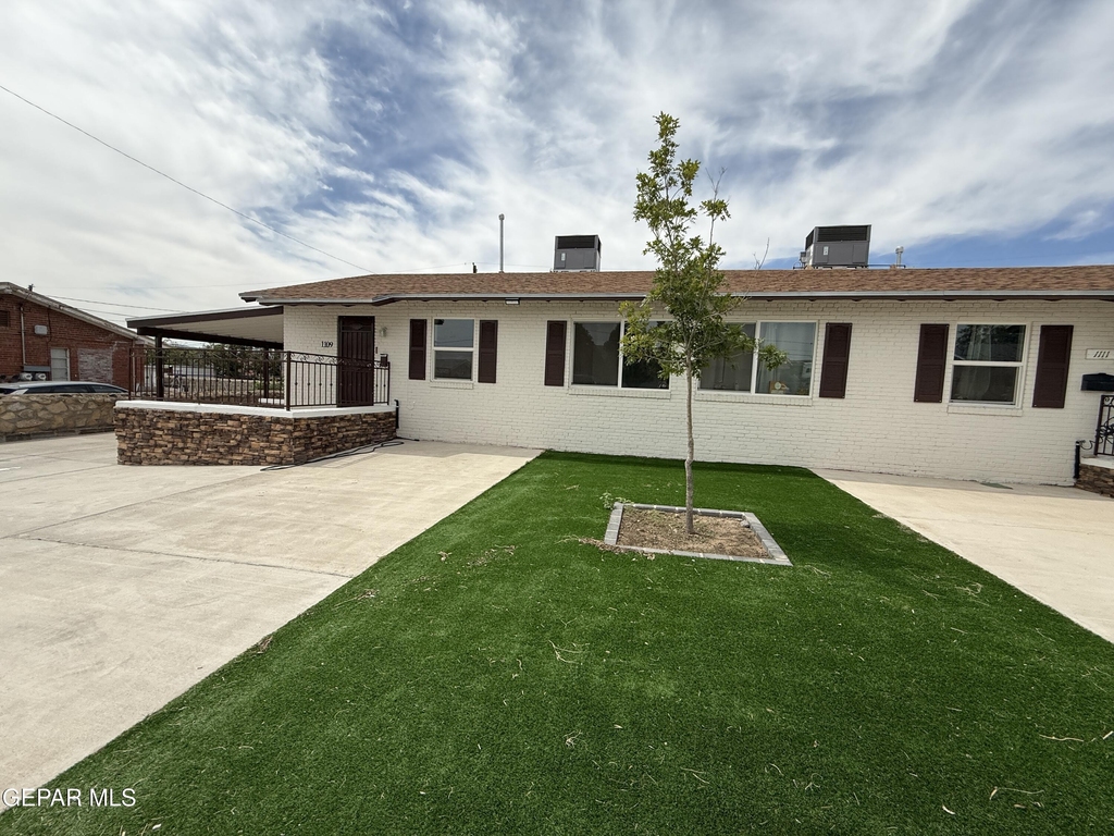 1109 Huckleberry Street - Photo 1