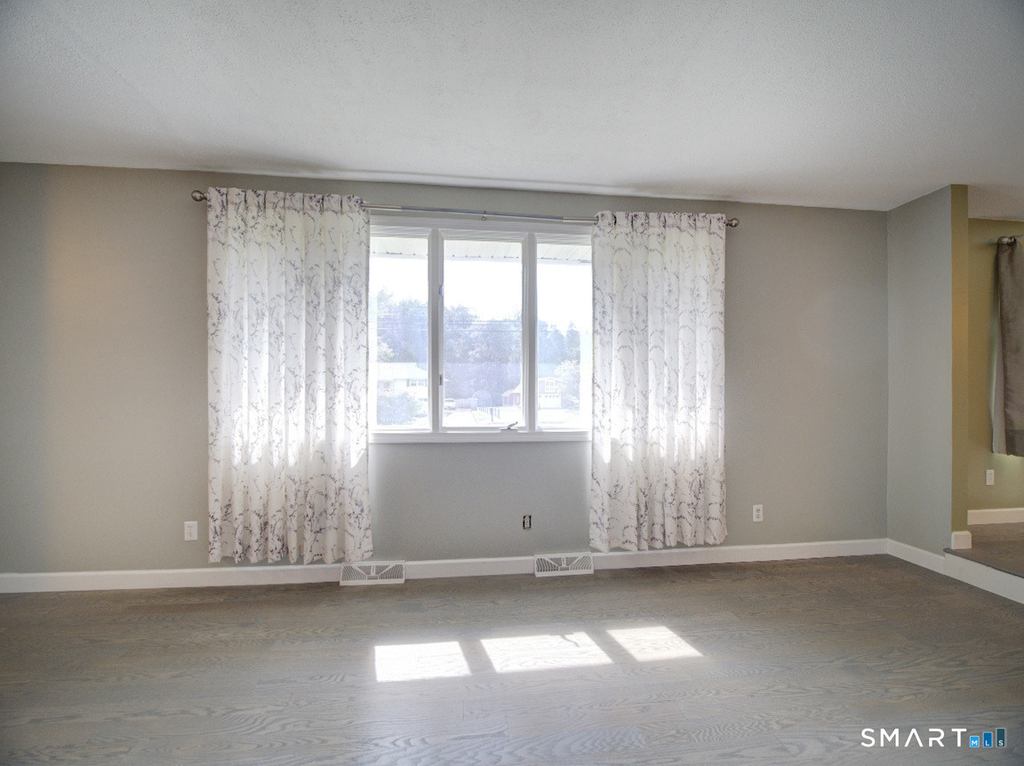 197 Maple Avenue - Photo 7
