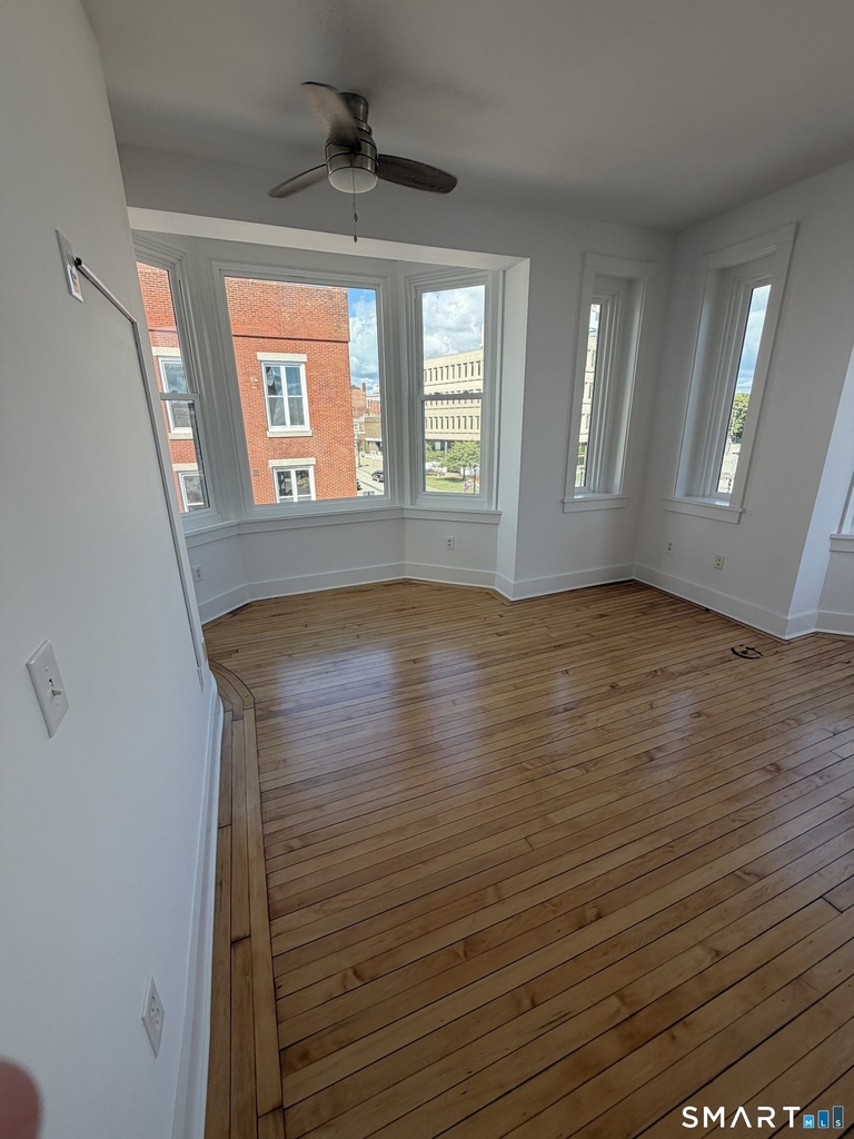 2 Bank Street - Photo 10