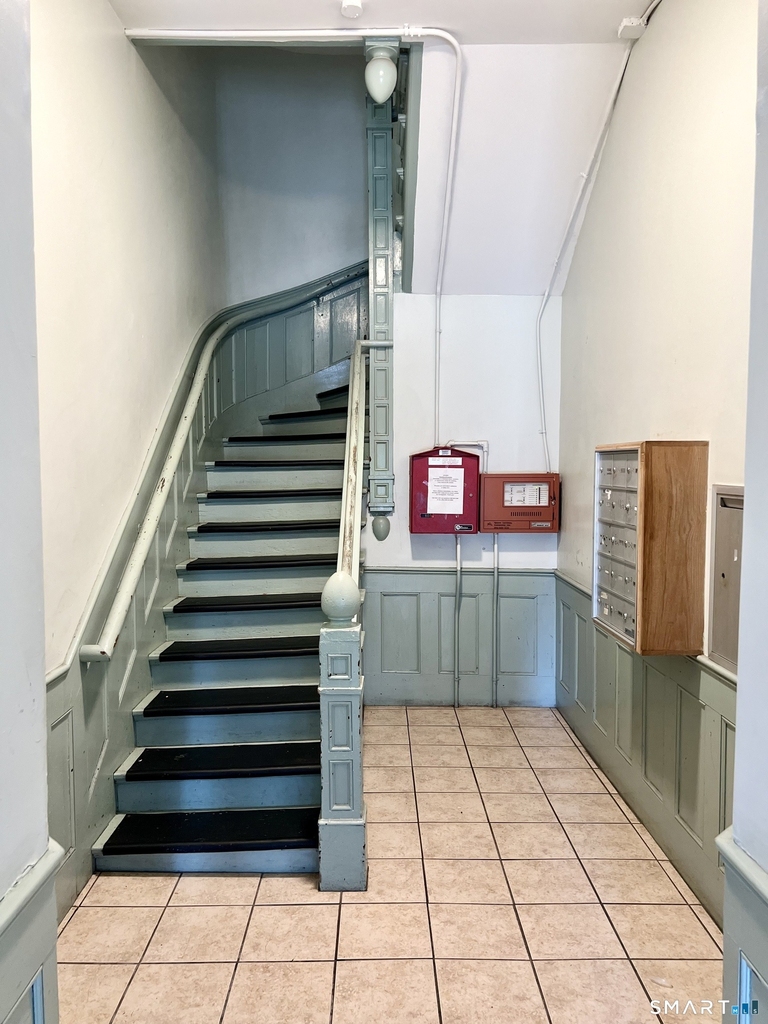 696 Main Street - Photo 5