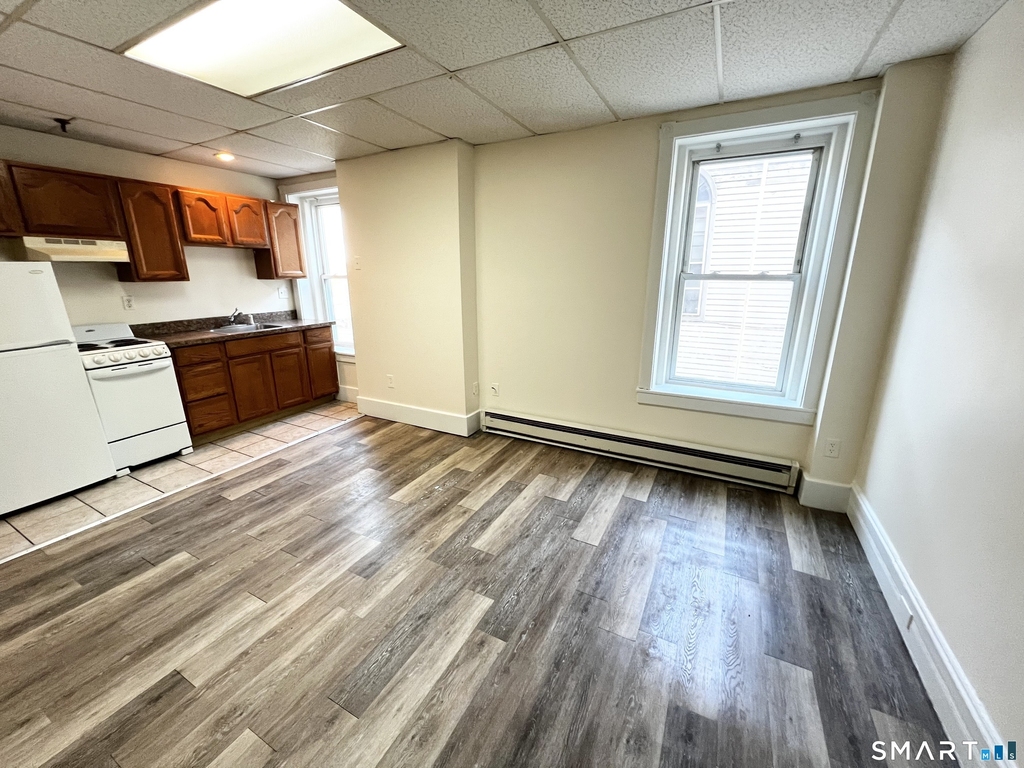 696 Main Street - Photo 3