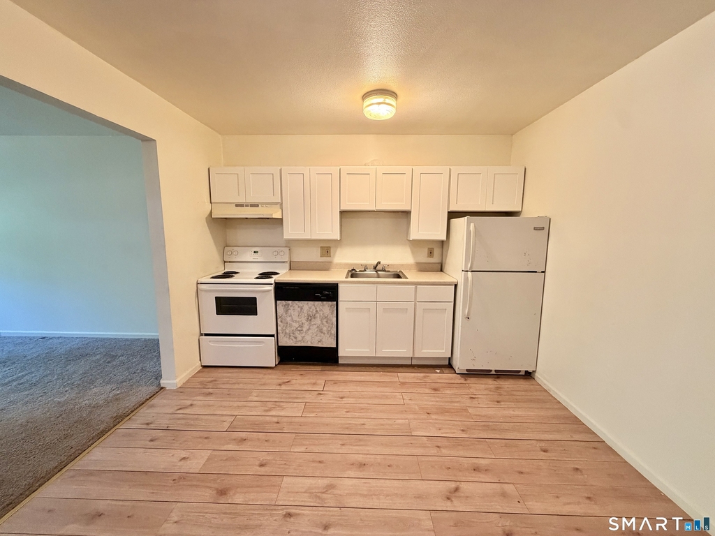 457 Whalley Avenue - Photo 0