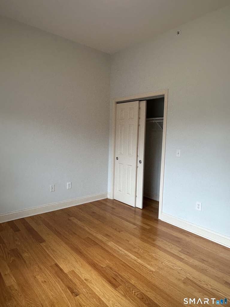 2518 Whitney Avenue - Photo 11