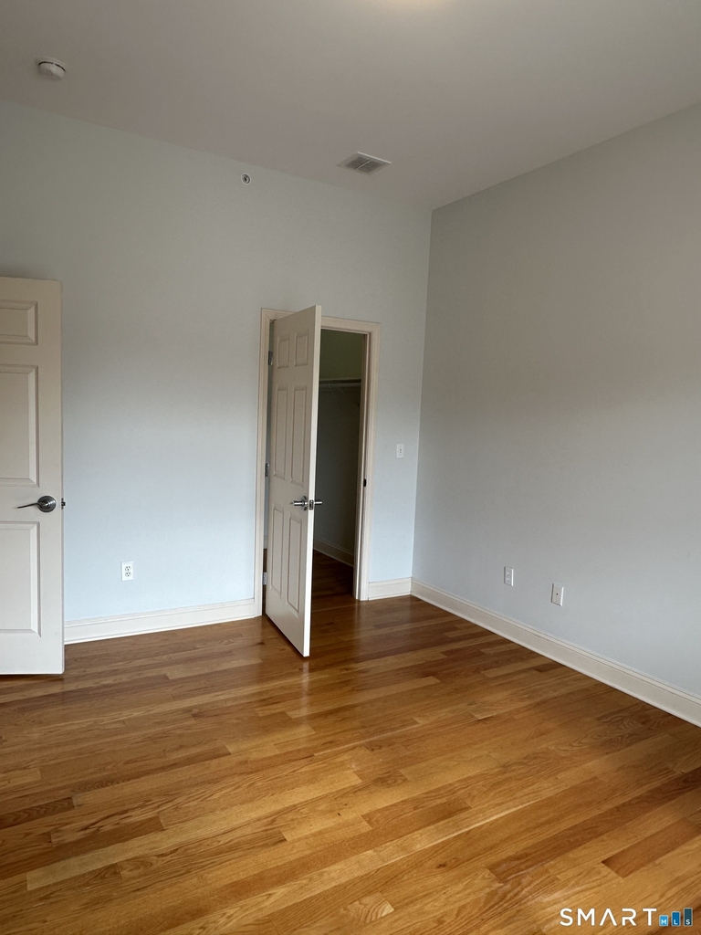 2518 Whitney Avenue - Photo 15