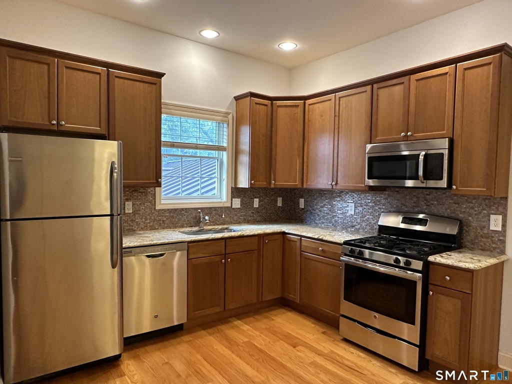 2518 Whitney Avenue - Photo 4
