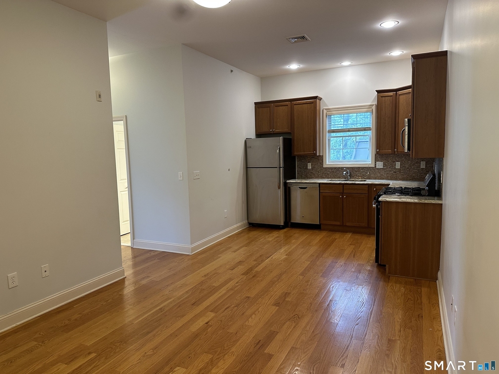 2518 Whitney Avenue - Photo 5
