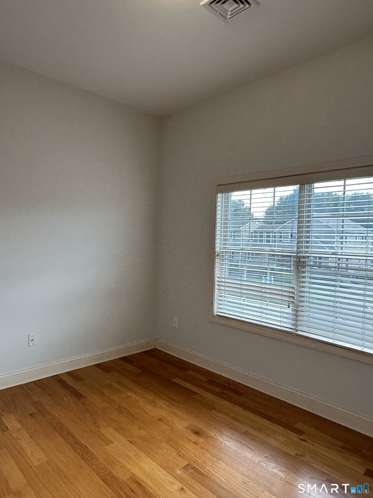 2518 Whitney Avenue - Photo 13