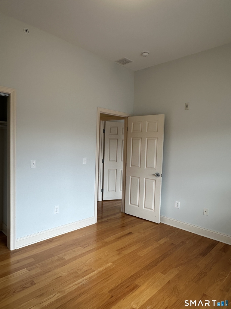 2518 Whitney Avenue - Photo 12