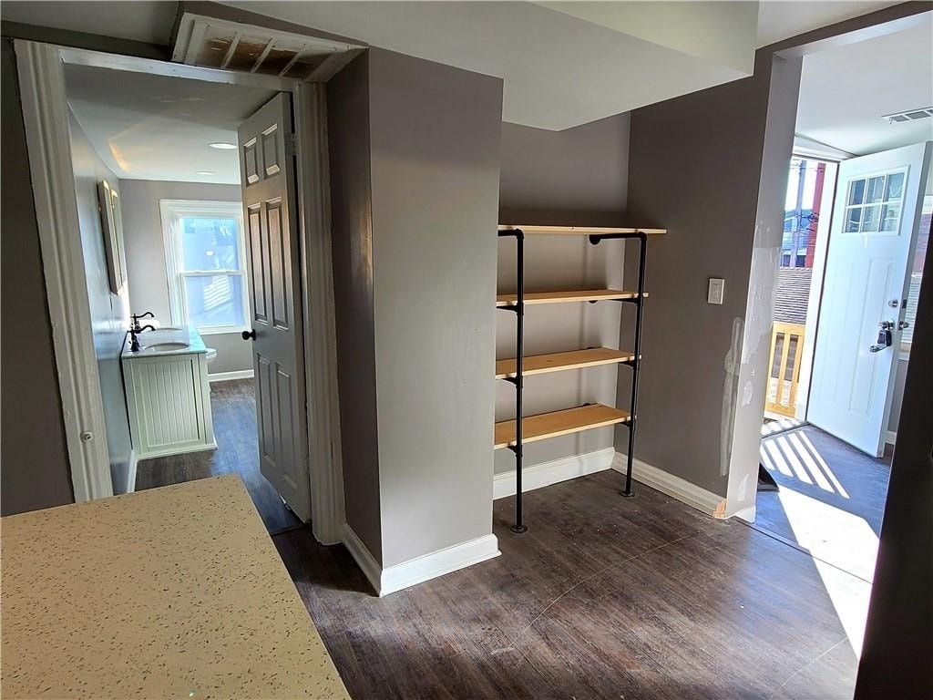 505 S Main St - Photo 3