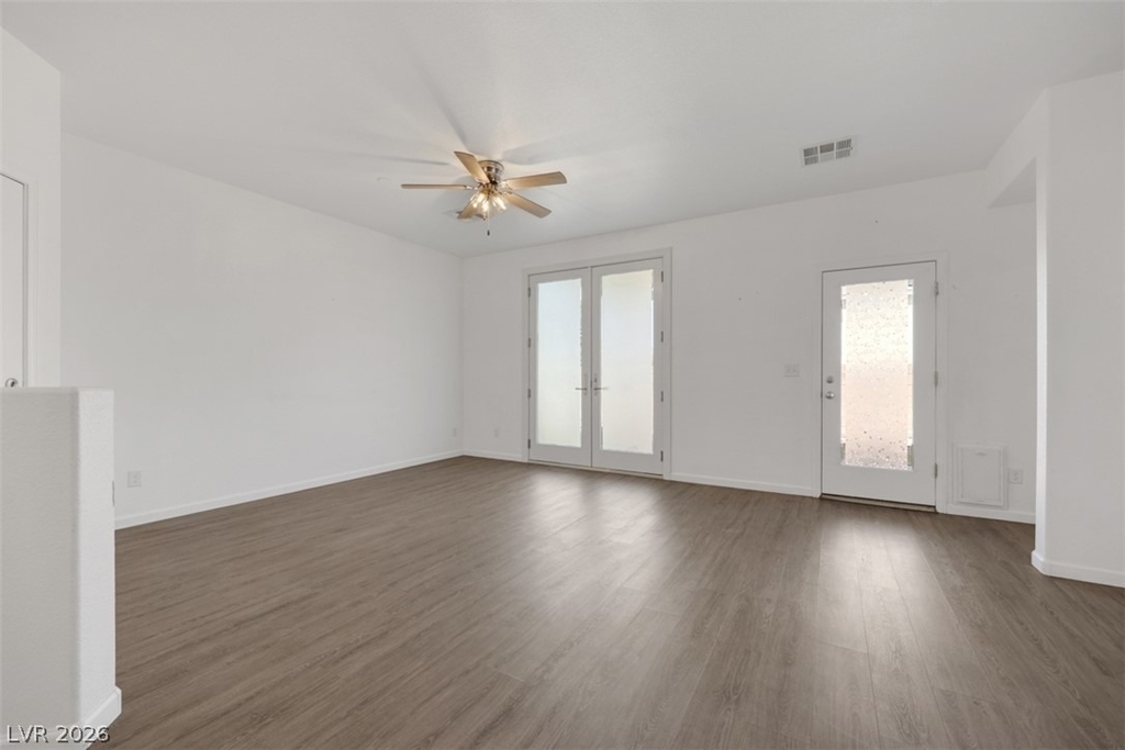 976 Crescent Falls Street - Photo 2