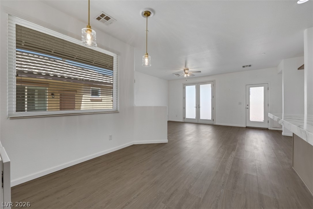 976 Crescent Falls Street - Photo 8