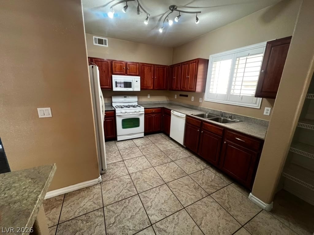 3925 Lazy Pine Street - Photo 10