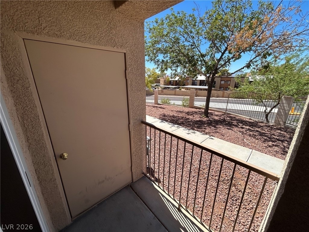 2110 Los Feliz Street - Photo 6