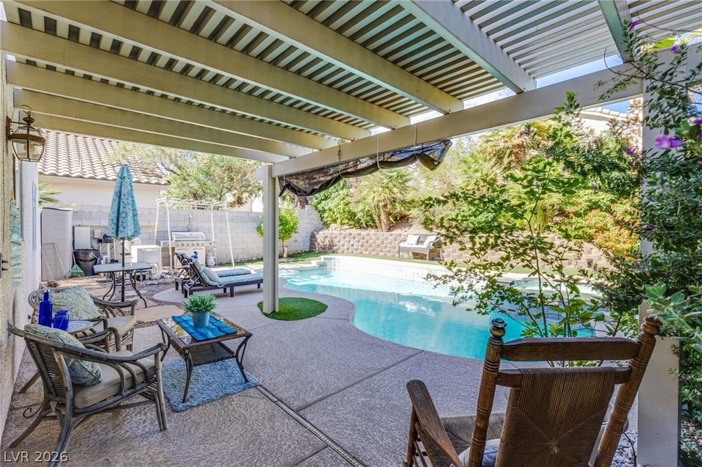 253 Camelback Ridge Avenue - Photo 2