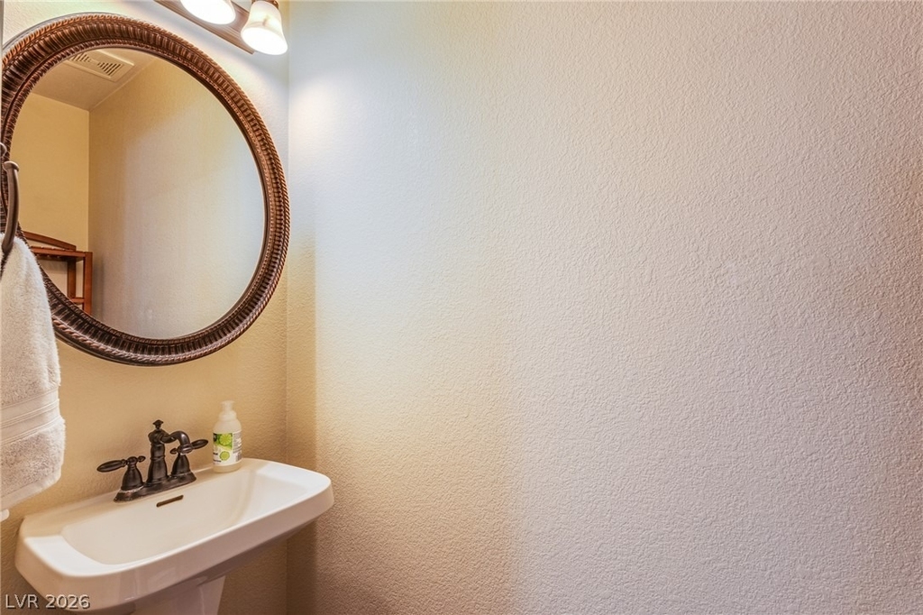 253 Camelback Ridge Avenue - Photo 7