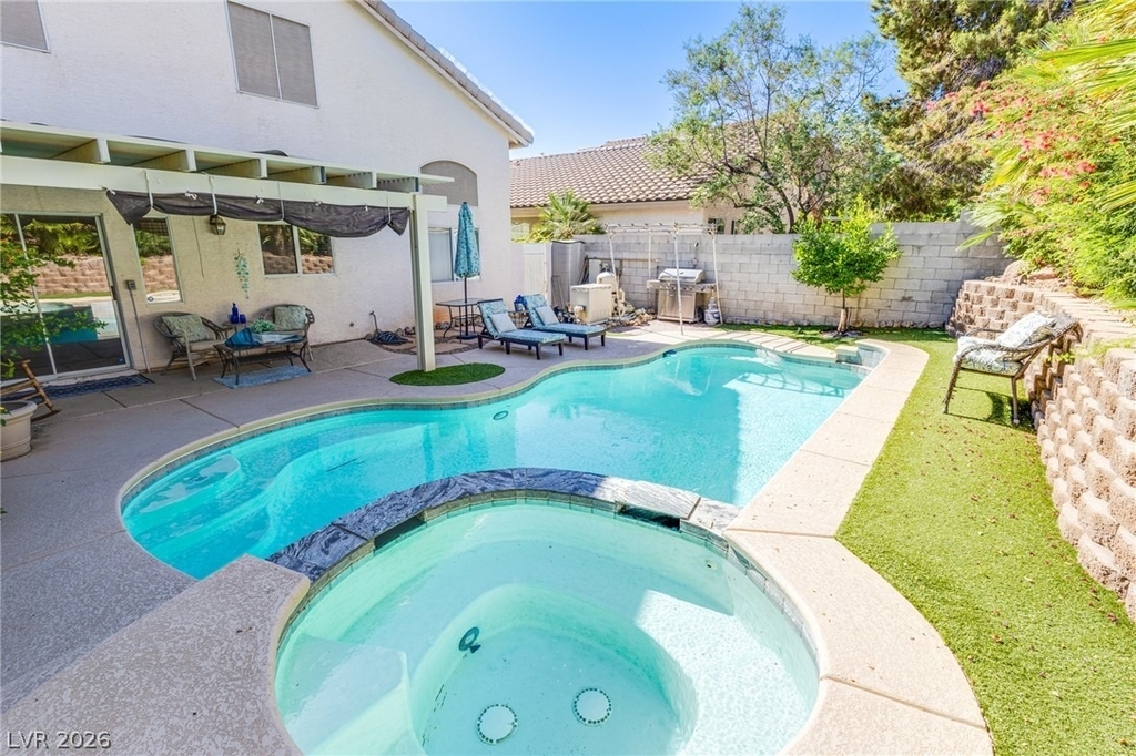 253 Camelback Ridge Avenue - Photo 5