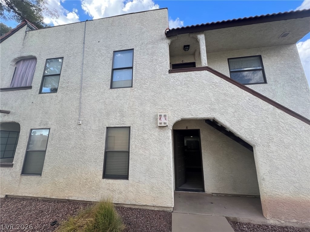 6161 W Oakey Boulevard - Photo 1