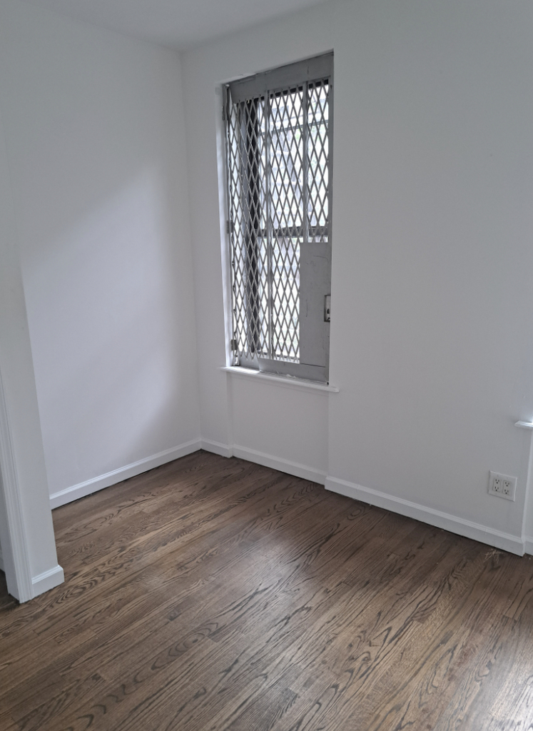 188 Claremont Avenue - Photo 2