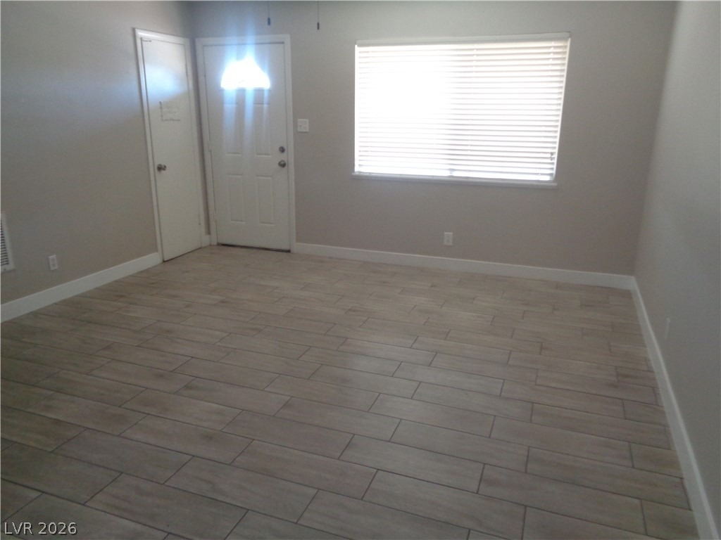 6244 Evergreen Avenue - Photo 3