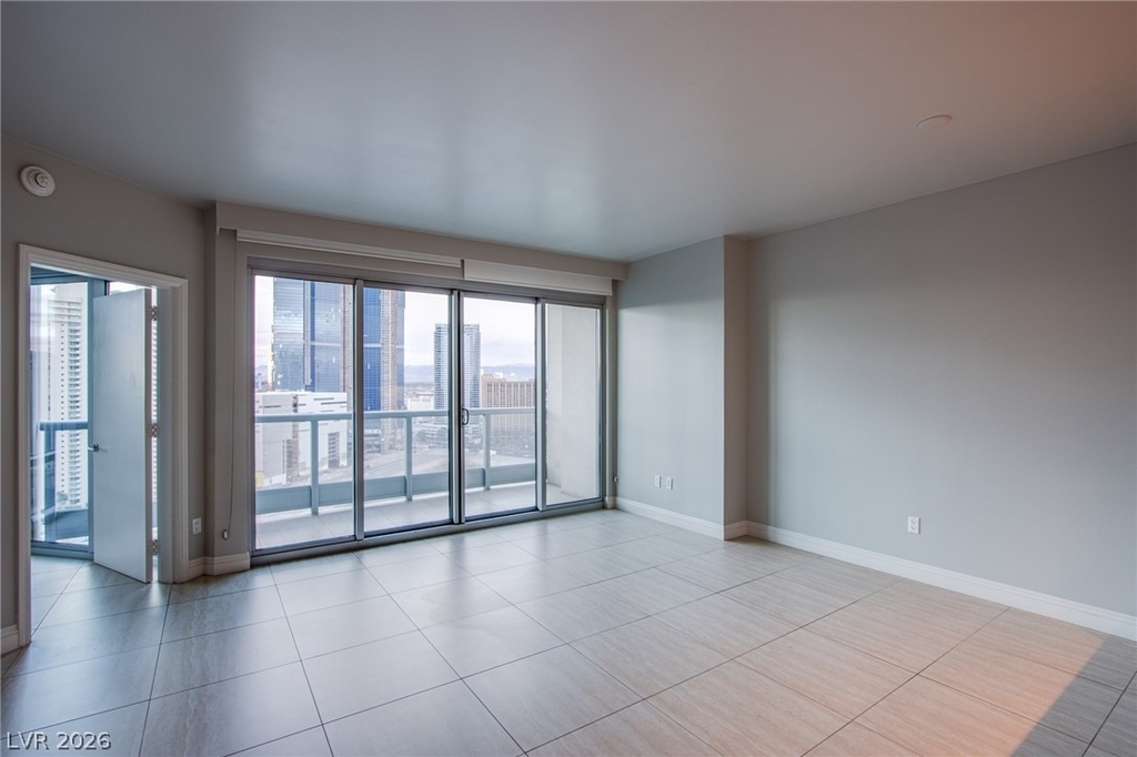 222 Karen Avenue - Photo 2